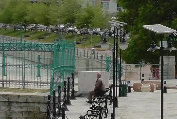 Parklar güneş enerjisi aydınlatacak